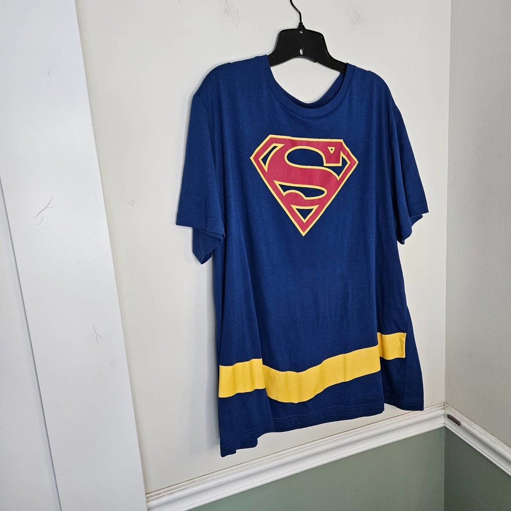 Superman Tee.      Size 2X